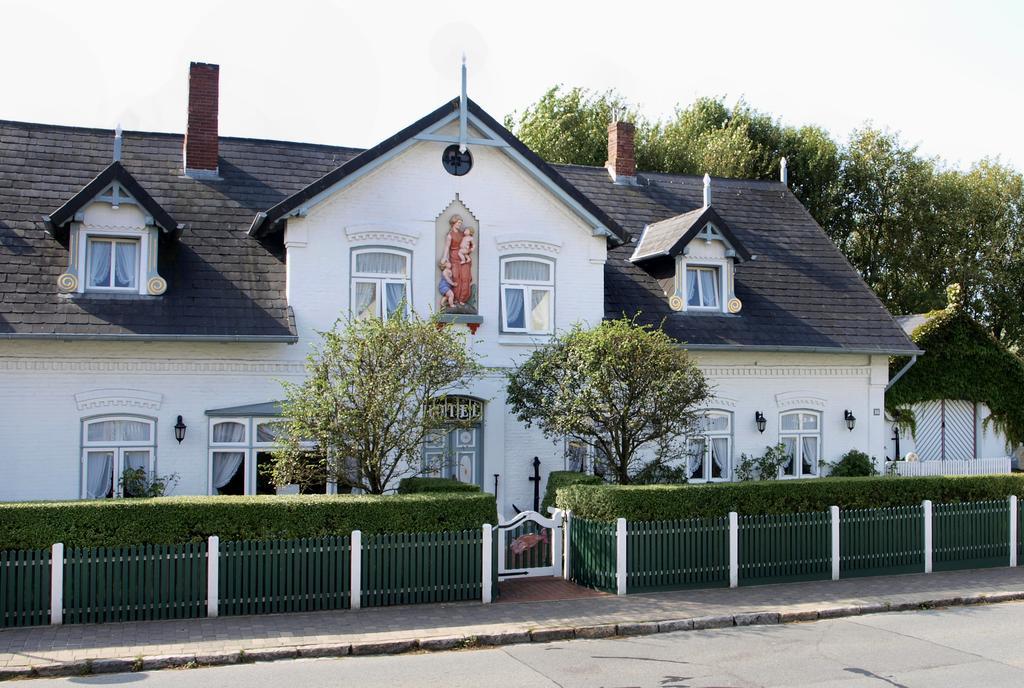 Hotel Friesenhof Wenningstedt-Braderup ภายนอก รูปภาพ